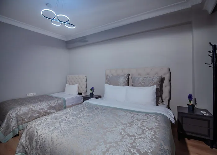 White Moon Apartment *