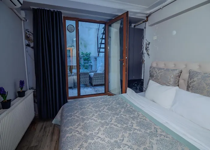 White Moon * Istanbul